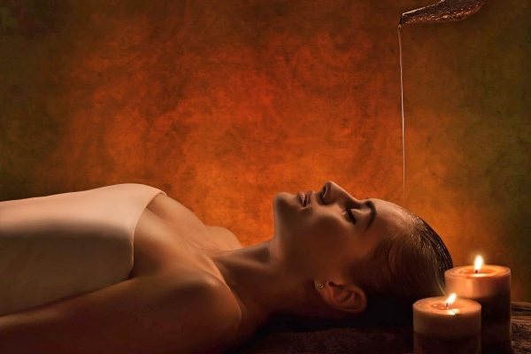 Ayurveda Massage Nürnberg - Shirodhara Stirnguss